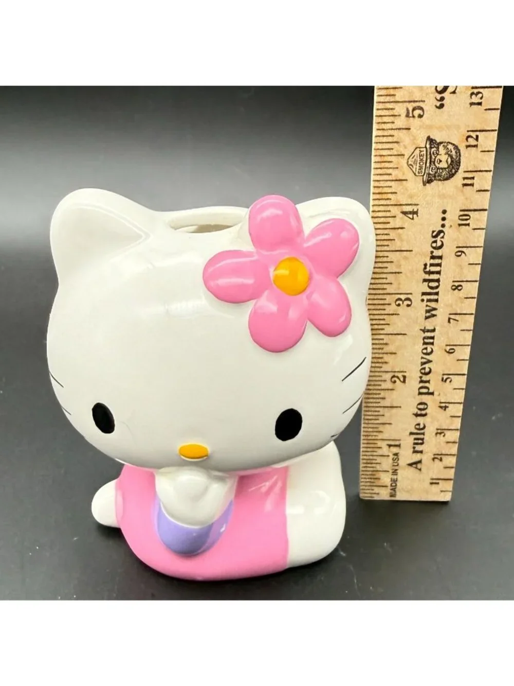 Vintage 2000 Sanrio Hello Kitty Ceramic Bathroom Toothbrush Holder